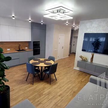 Шовковична, 9