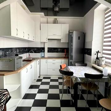 Дмитра Яворницького просп. (Карла Маркса), 125