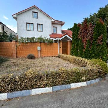 Центральна вул.