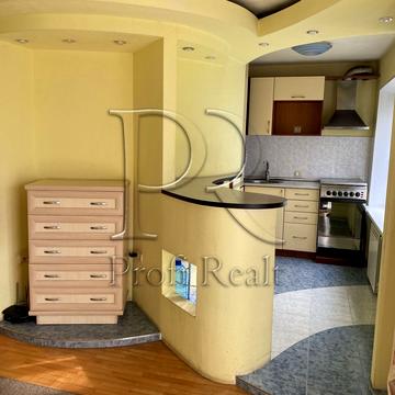 Лесі Українки бульв., 9