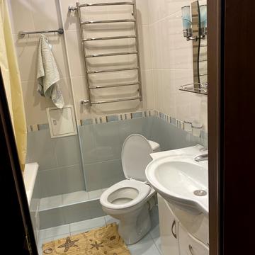 Раїси Окіпної вул., 8