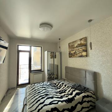 Генуезька вул., 1