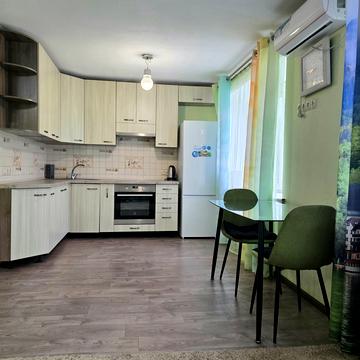 Богдана Хмельницького просп. (Героїв Сталінграда), 16