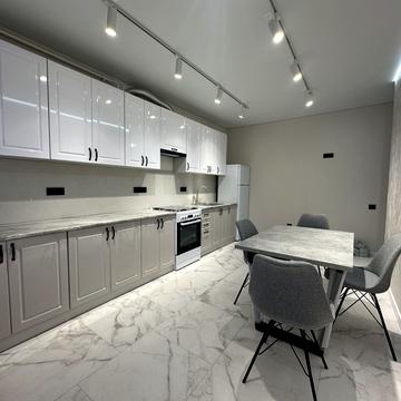 Юліана Целевича вул., 10/4