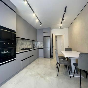 Лева Ребета вул., (Будинок 2)