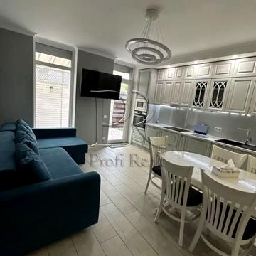 Квітнева вул.