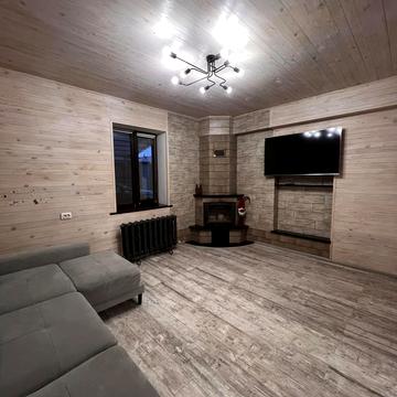 Незалежності, 41