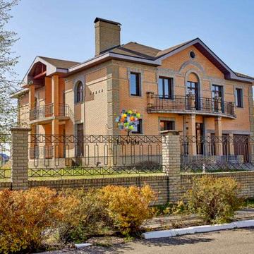 Європейська, 1