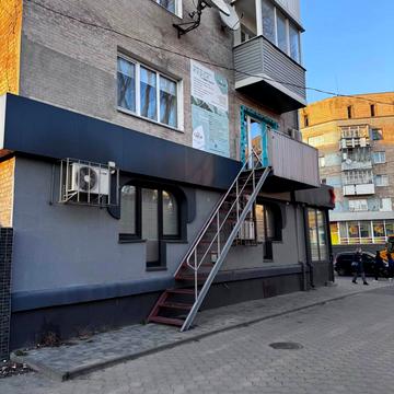 В.Чорновола, 18