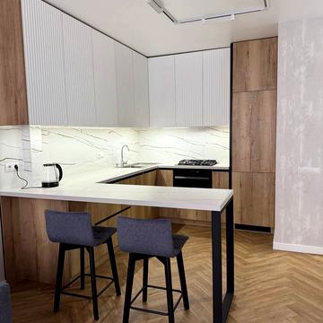 Героїв Майдану вул., (Будинок 6)