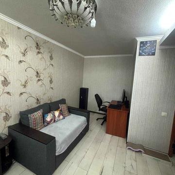 Звязківців вул., 7