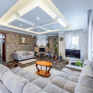 Оксамитна, 18