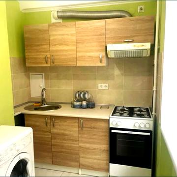 Велика Васильківська вул. (Червоноармійська), 102