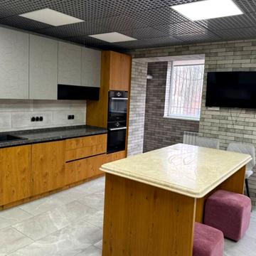 Незалежності вул. (Титова), 26