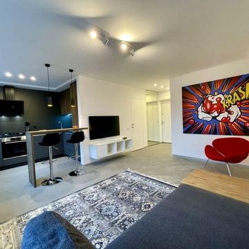 Івана Маряненка пров., 13