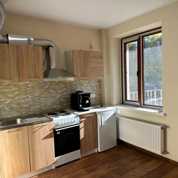 Приморська вул., 22