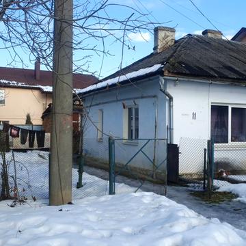 Павла Чубинського вул., 16