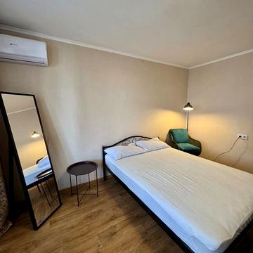 Антоновича вул. (Горького), 152