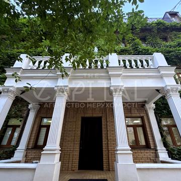 Жилянська вул., 72