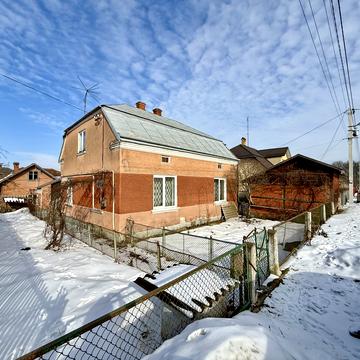 Данила Галицького вул., 15