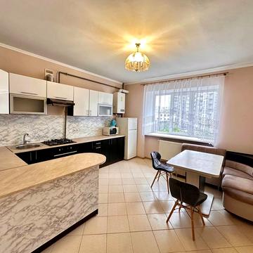 Василя Стуса вул., 28