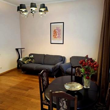 Паторжинського вул., 8