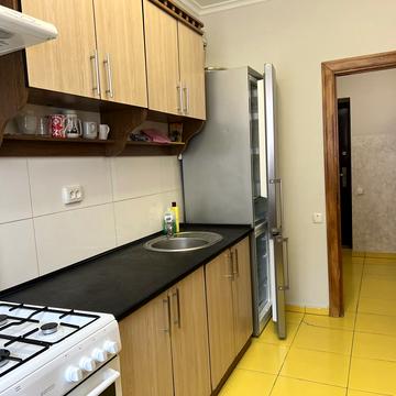 Олени Теліги вул., 4