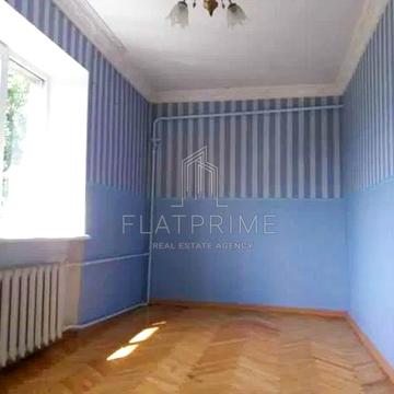 Смілянська вул., 1