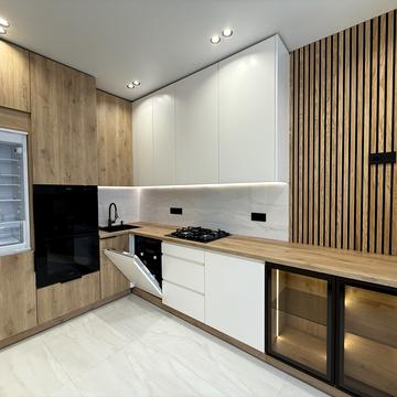 Мартинова просп., (вул. Молодіжна, 10)