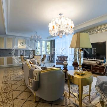 Саперне Поле вул., 5