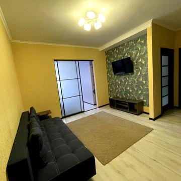 Анни Ахматової вул., 22