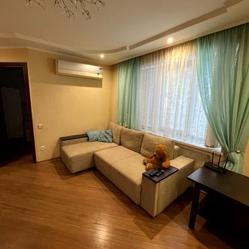 Центральний просп. (Леніна), 261