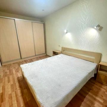 Героїв Майдану вул., (Будинок 6)