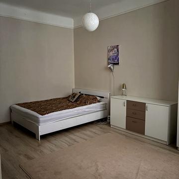 Велика Китаївська вул., 108