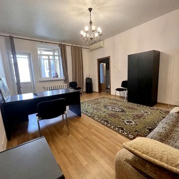 Бульварно-Кудрявська вул. (Воровського), 38