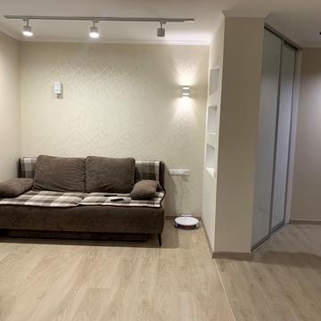 Жасминовий бульв. (Петра Слинька), 2