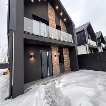 Богдана Лепкого вул., 10