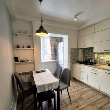 Коновальця, 35