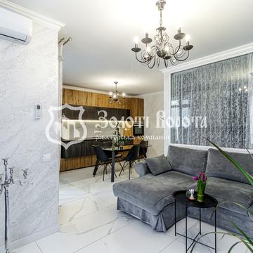 Олександрівська вул., 1