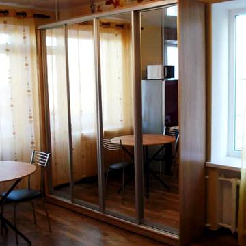 Набережно-Лугова вул., 3