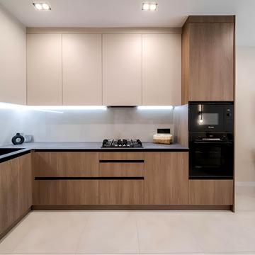 Угорська вул., 12