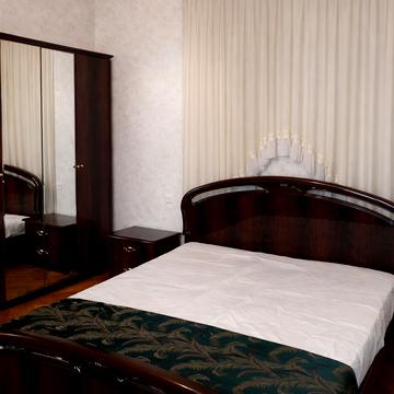 Івана Мазепи вул. (Січневого Повстання), 4/6