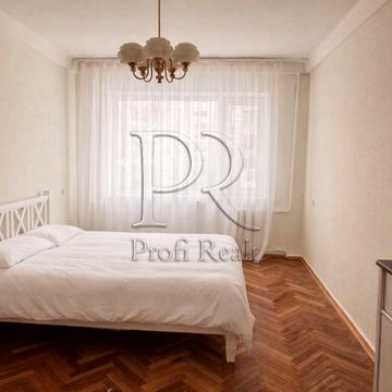 Космічна вул., 3