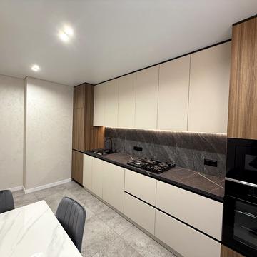 Карпатська вул., 10-Б