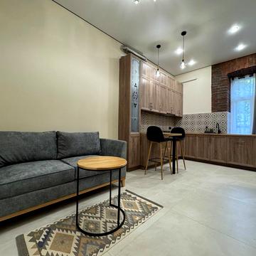 Братів Міхновських вул. (Московська), 36