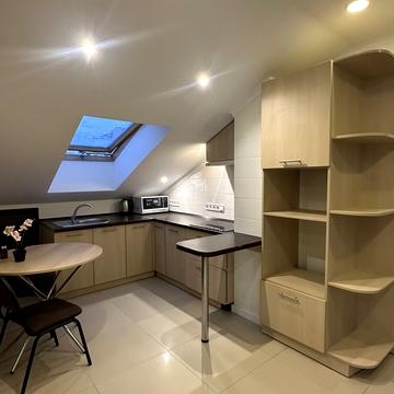 Успішна вул., 28