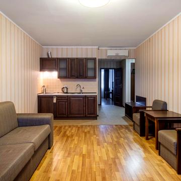 Петра Сагайдачного вул., 5