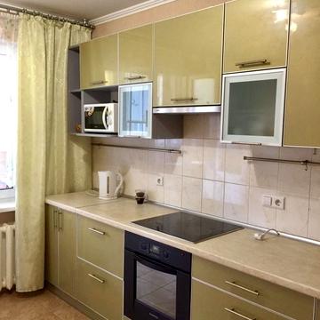 Миколи Лаврухіна вул., 10