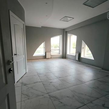 Харківська вул., 38