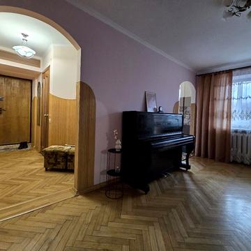 Володимира Великого вул. (Артема), 9